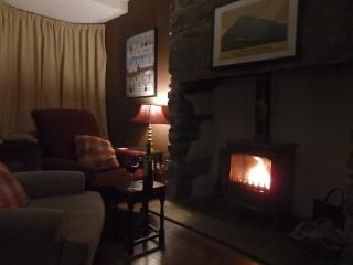 Awelon Holiday Cottage sleeps 10, Hot Tub, Log Burner, North Wales, Porthmadog - 1