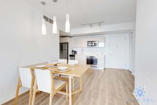 Stylish Apartment Pool & Balcony - Hallandale Beach - 2