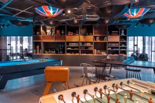 Moxy London Heathrow Airport - 4