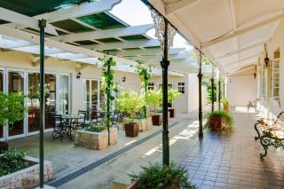 Protea Hotel by Marriott Dorpshuis & Spa Stellenbosch - Stellenbosch - 4