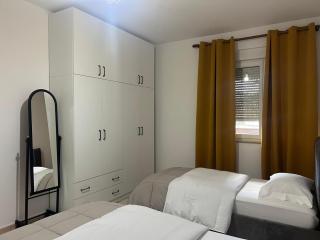 FIA Rentals 2 Tirana Central - Tirana - 9