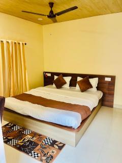 Hitansh inn - Benares - 5
