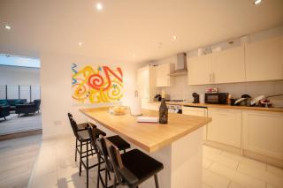 Stunning Split-Level Apartment in Heart of Fulham - 1
