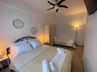 Zen Seaside Apartment - 8