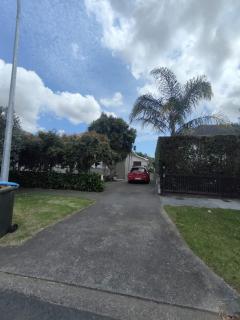 7 Beds including 4 Double Beds, 1 Single Bed, 2 Double Sofa Beds, 8 Renton Road, Mt Albert, Auckland - Auckland - 2