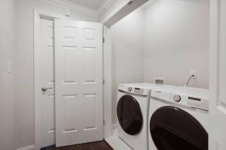 Vibrant 5BR close to Street Car - 4