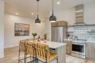Aerie Luxe 4 Unit Buyout 10BDR Mins to Old Bend Hot Tub Mountain Views - Bend - 7