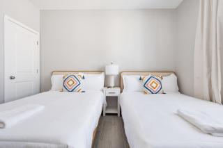 Elegant Two Bedroom Apartment with Free Parking and Plush Beds - Glendale - 7