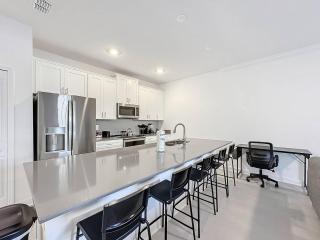 Impressive Hideaway with Private Pool and access to 2 Clubhouses - 5