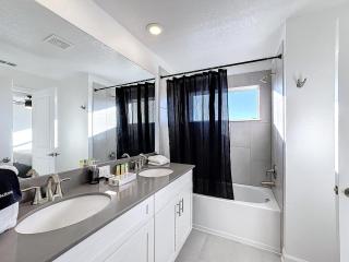 Impressive Hideaway with Private Pool and access to 2 Clubhouses - 3