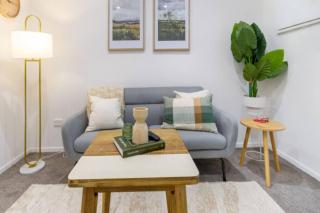 10 Salisbury Cosy 2-Bed Retreat - Christchurch - 8