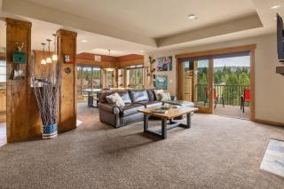 Cowboy Inspired 2BR with Panoramic Views and Hot Tub - Cle Elum - 0