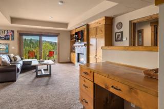 Cowboy Inspired 2BR with Panoramic Views and Hot Tub - Cle Elum - 1
