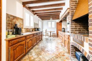 300m2 house with large garden - 3