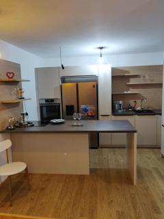 Beautiful Apartment with Parking, Brilliant Location - Wenen - 1
