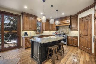 Luxury Mountain Retreat with Hot Tub in Park City - Park City - 8