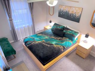 Bright, big home walking distance to Mcintosh lake - 7