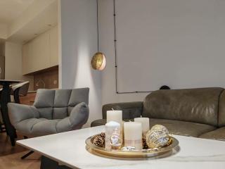 BW SkyVerde on 21st - River & Tower View - 1