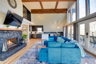 Spacious and Newly Remodeled A-Frame with 2 Decks - Dillard - 6
