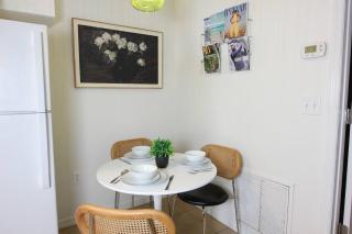 Vibrant Modern Escape, Walk To Dining, Near Beach - 6