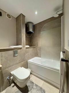 2 Bedroom apartment in the heart of Sheikh Zayed City - 1