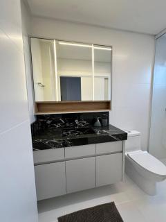Apartamento no coração de Meia Praia, com 4 Suítes e 3 vagas de garagem - Itapema - 8