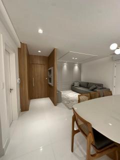 Apartamento no coração de Meia Praia, com 4 Suítes e 3 vagas de garagem - Itapema - 7