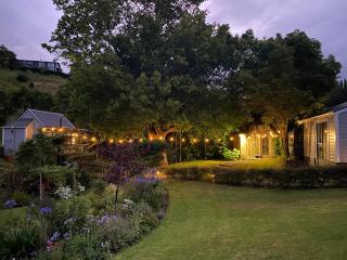 Superb studio retreat with Spa, Pool & BBQ access - Whanganui - 5