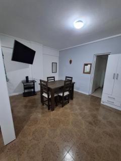 Departamento de 2 ambientes con patio y cochera privada dentro del edificio, a 2 cuadras del mar - 0