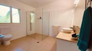 Qualius Lodge is Mele Bays WOW factor and Private Paradise - Port Vila - 6