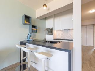 Modern apartment with frontal sea-view - 2