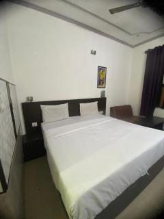 Hotel Prashant Palace - Agra - 6