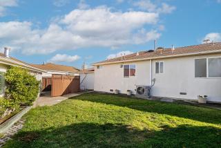 Charming single-story 3Brs 2bth home S-SF - 2