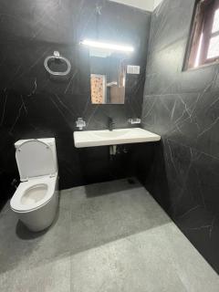 Selis Manor - 3