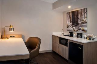 SpringHill Suites Herndon Reston - 2