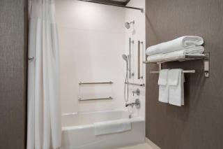 SpringHill Suites Herndon Reston - 3