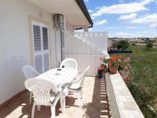 Apartments Lea & Eva 150 meters from the sandy beach - Privlaka - 9