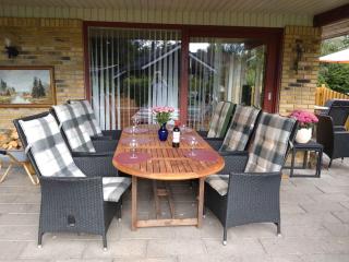 Summer House Well-Appointed Near Marielyst - 3