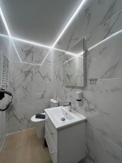 Athinaidos Suite korai - Atene - 2