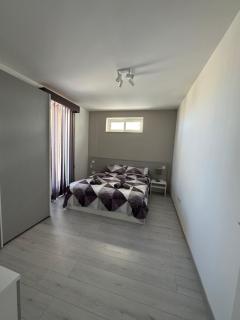 Skyline Soak, Views & Jacuzzi - 2