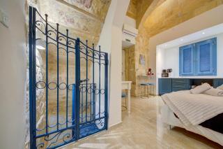 Chateau Blue - Valletta - 1