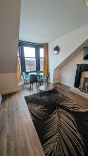 Lovely 2 Bedroom Apartment in Central Location - 7