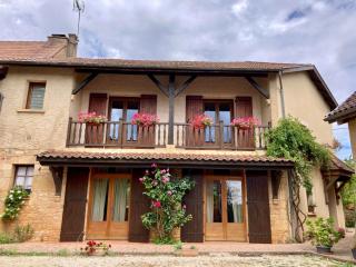 Maison traditionnelle au coeur d'une ferme - Besse - 2