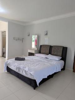 Pandak Inn - Your Beach Retreat - 9