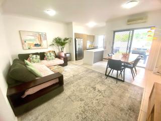 Spacious townhouse with study and pool - - 3