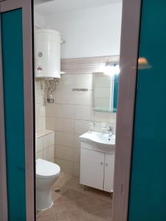 Roses House 2 Near Airport - 1