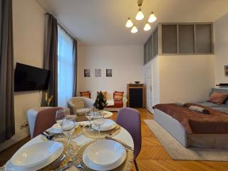 Urban Charm Studio Downtown - lively quarter - Budapest - 9