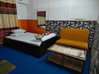 A K Restaurant and Bar With Home Stay - Kathmandu - 8