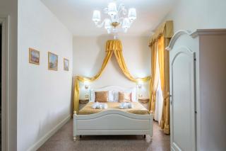 Palazzo Titti Rialto Suites - Venice - 9