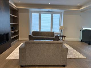 Luxurious New Lawrence Manor 6-Bedroom Home - Toronto - 4